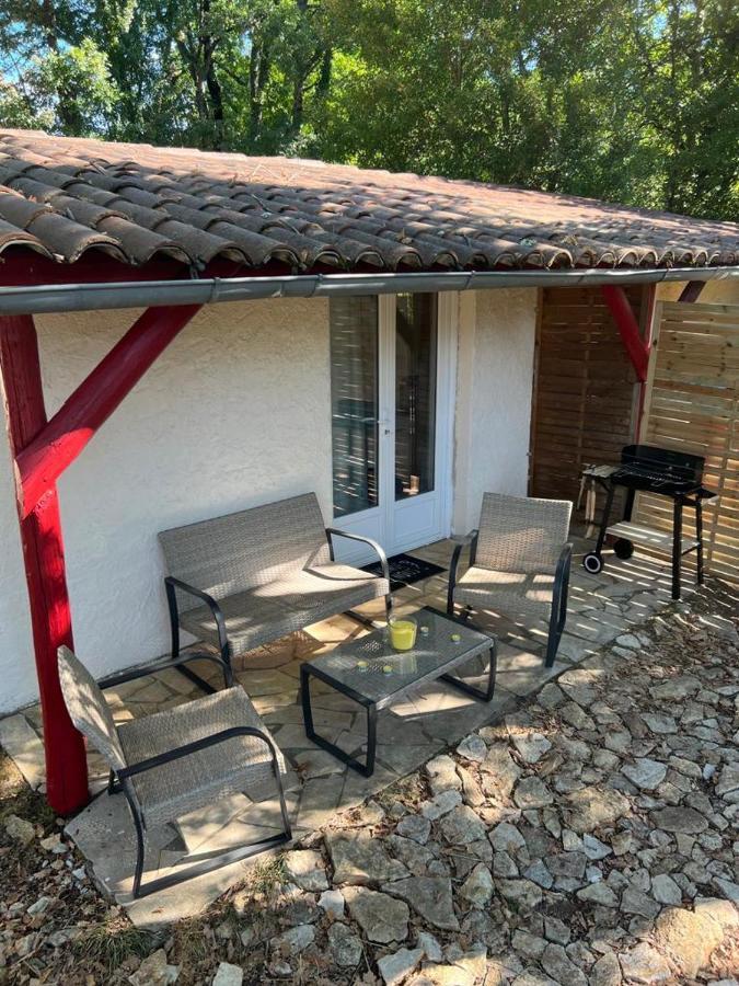 8-Gite 5 Personnes Avec Piscine Saint-Aubin-de-Nabirat Buitenkant foto
